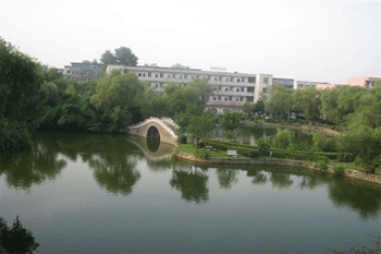 南昌十中民德學(xué)校