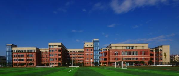 成都市新都區毗河初級中學校